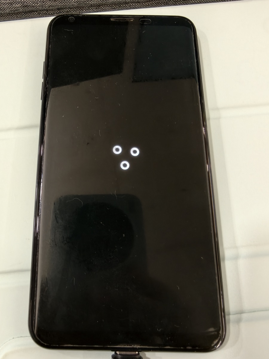 LineageOS 第一次開機的動畫（13:45:42）