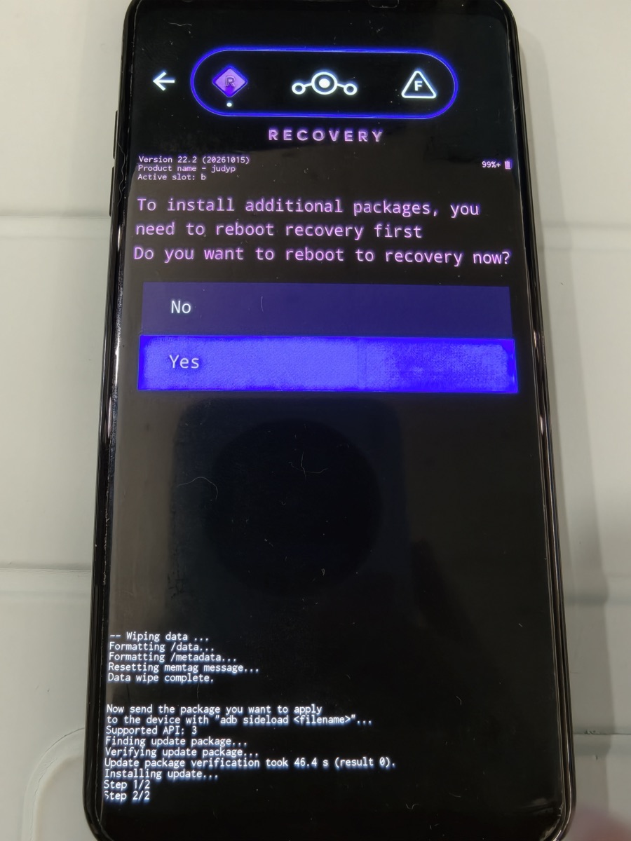 LineageOS 安裝完成，詢問是否重開 Recovery，選 Yes；下方可以看到驗證 result 0 和 Step 1/2、2/2