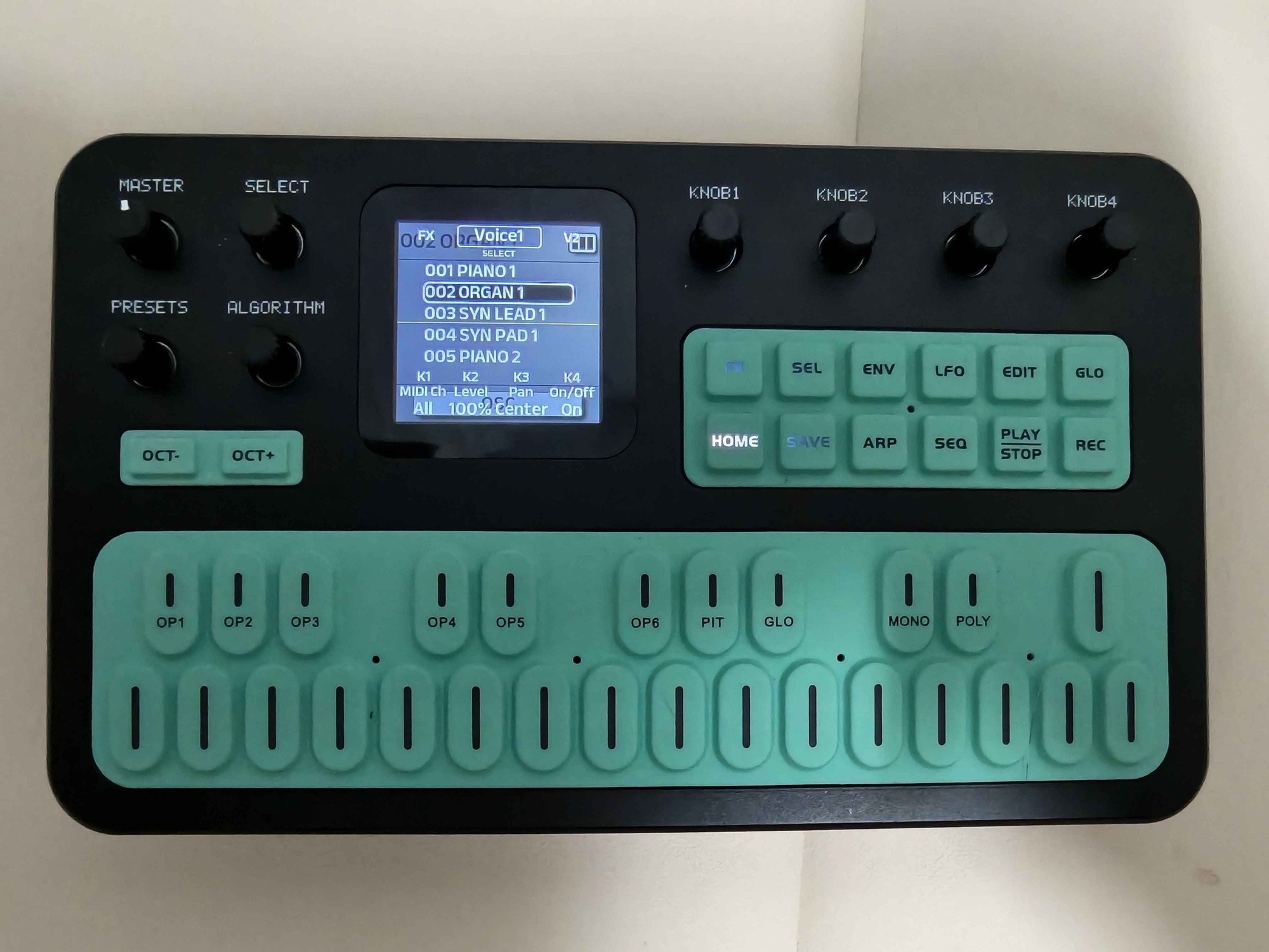 The PRESETS pop-up: choose FX/Voice on top; K1–K4 at the bottom are the Voice settings